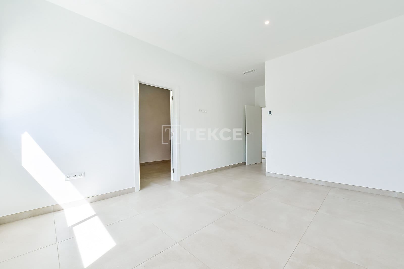 3 bedroom Villa for sale in Finestrat with pool - € 1,200,000 (Ref: 8964931)