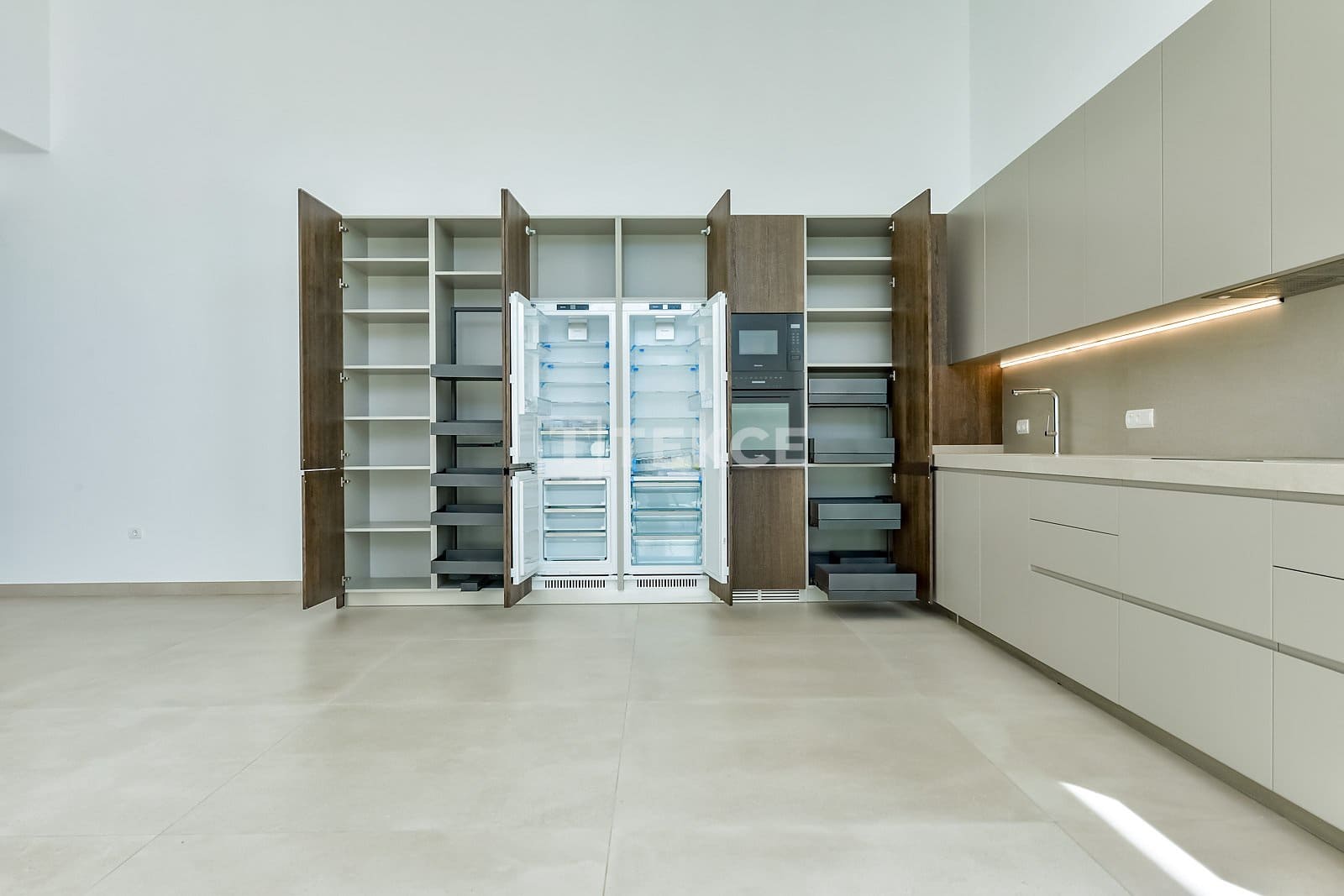 3 bedroom Villa for sale in Finestrat with pool - € 1,200,000 (Ref: 8964931)