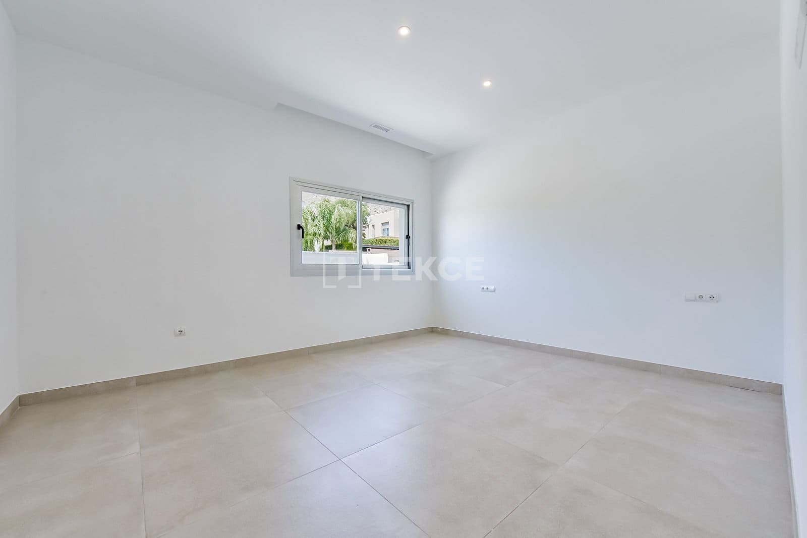 3 bedroom Villa for sale in Finestrat with pool - € 1,200,000 (Ref: 8964931)