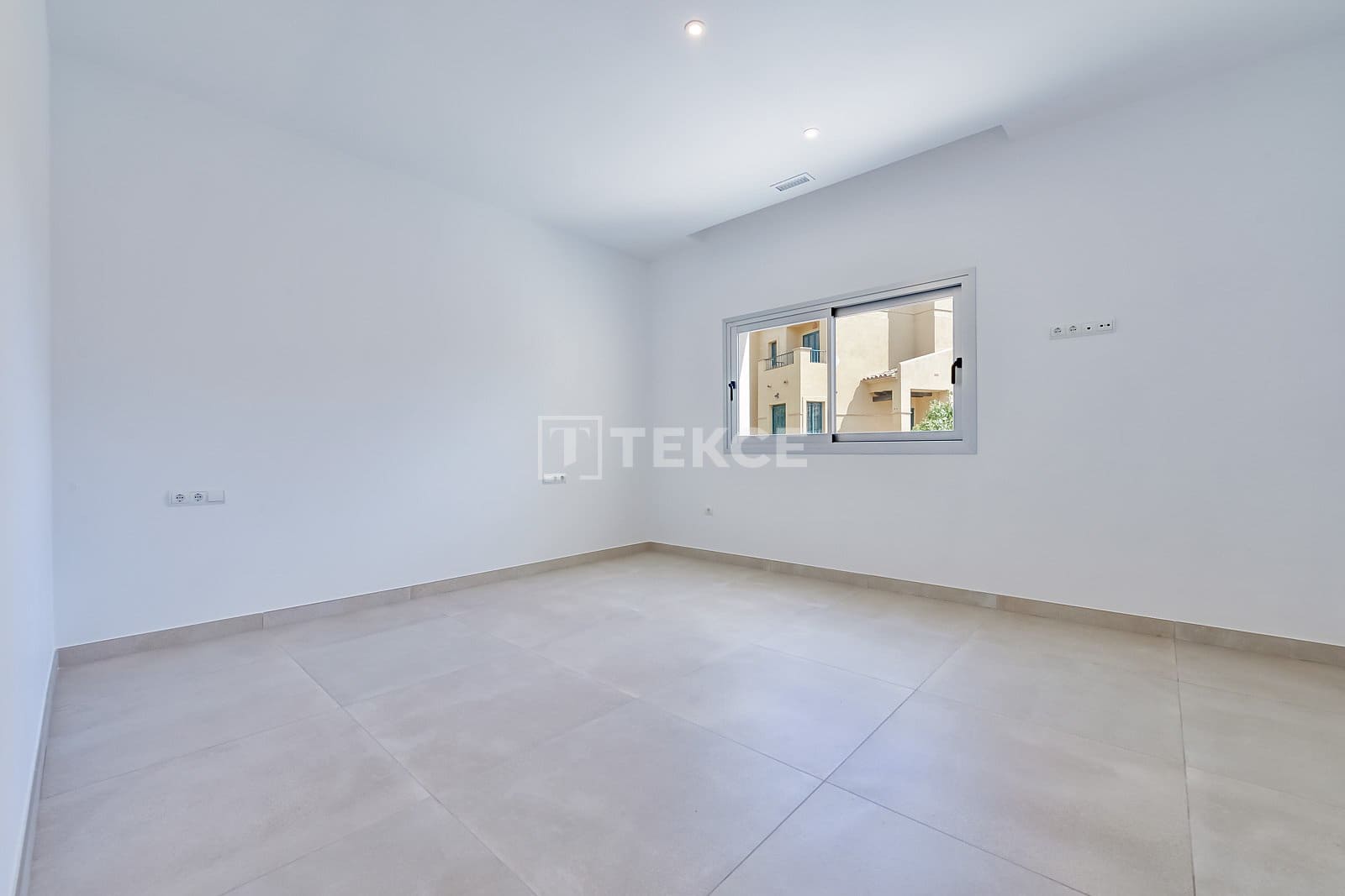 3 bedroom Villa for sale in Finestrat with pool - € 1,200,000 (Ref: 8964931)