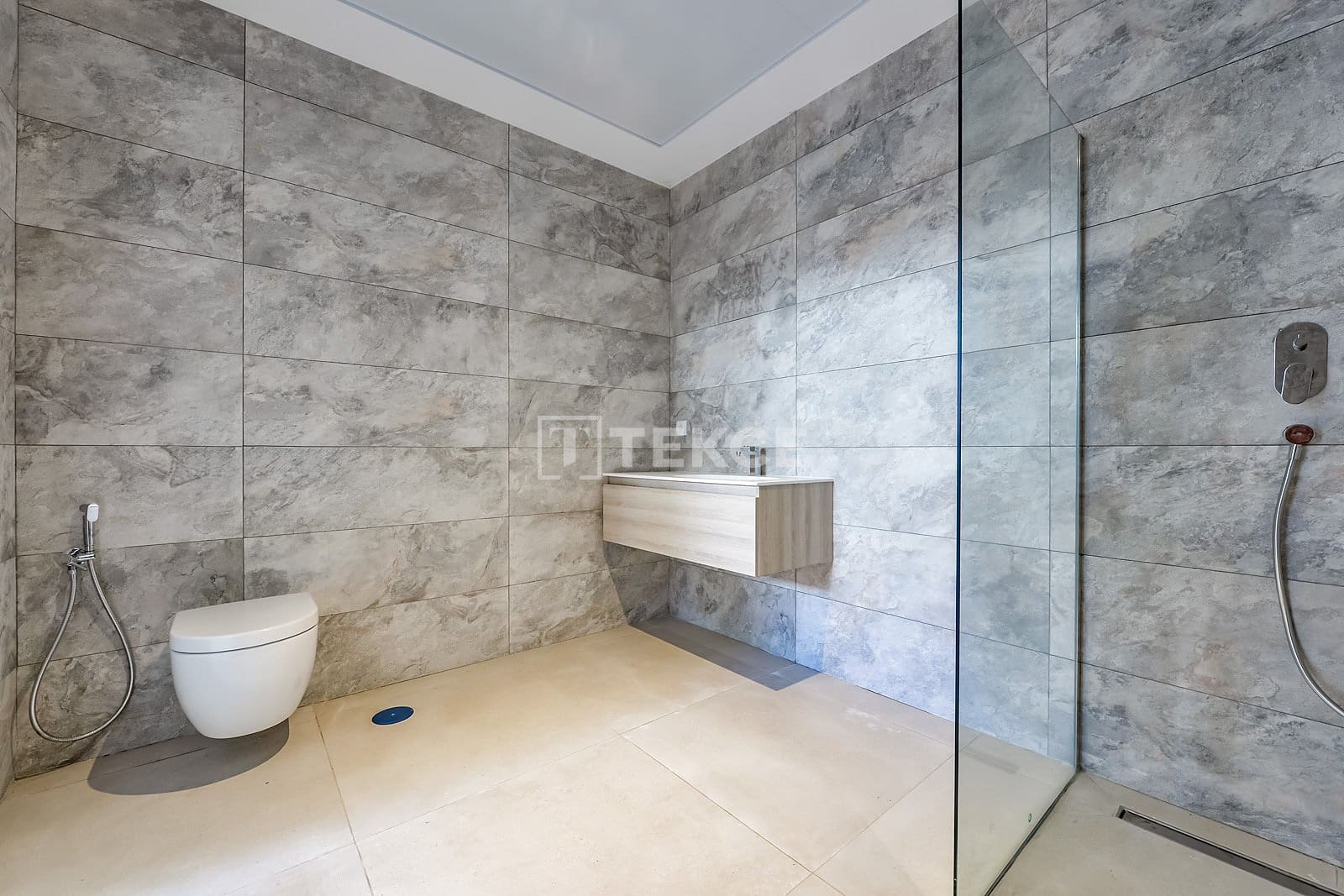 3 bedroom Villa for sale in Finestrat with pool - € 1,200,000 (Ref: 8964931)