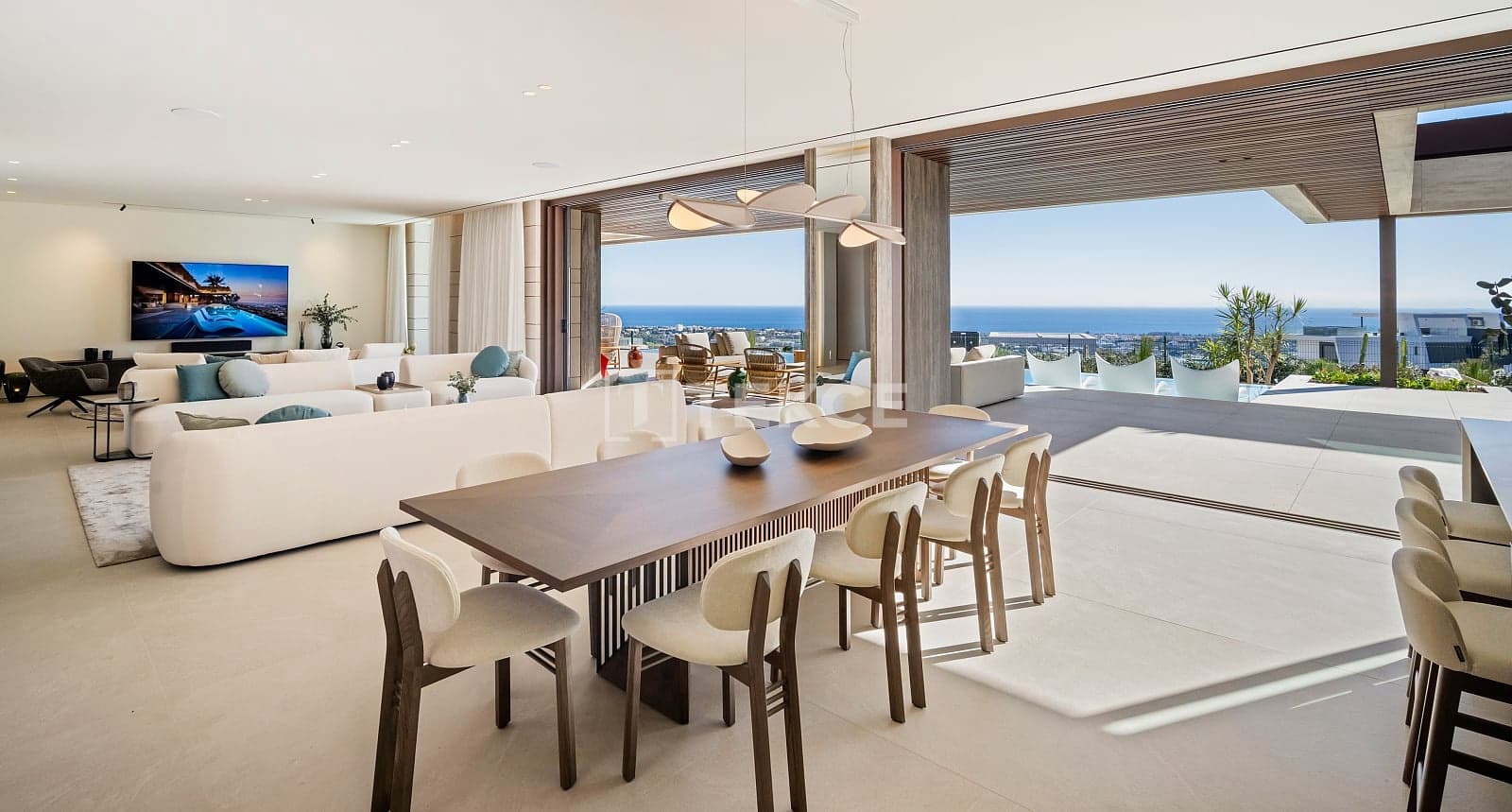 5 bedroom Villa for sale in Benahavis with pool - € 6,495,000 (Ref: 8964937)