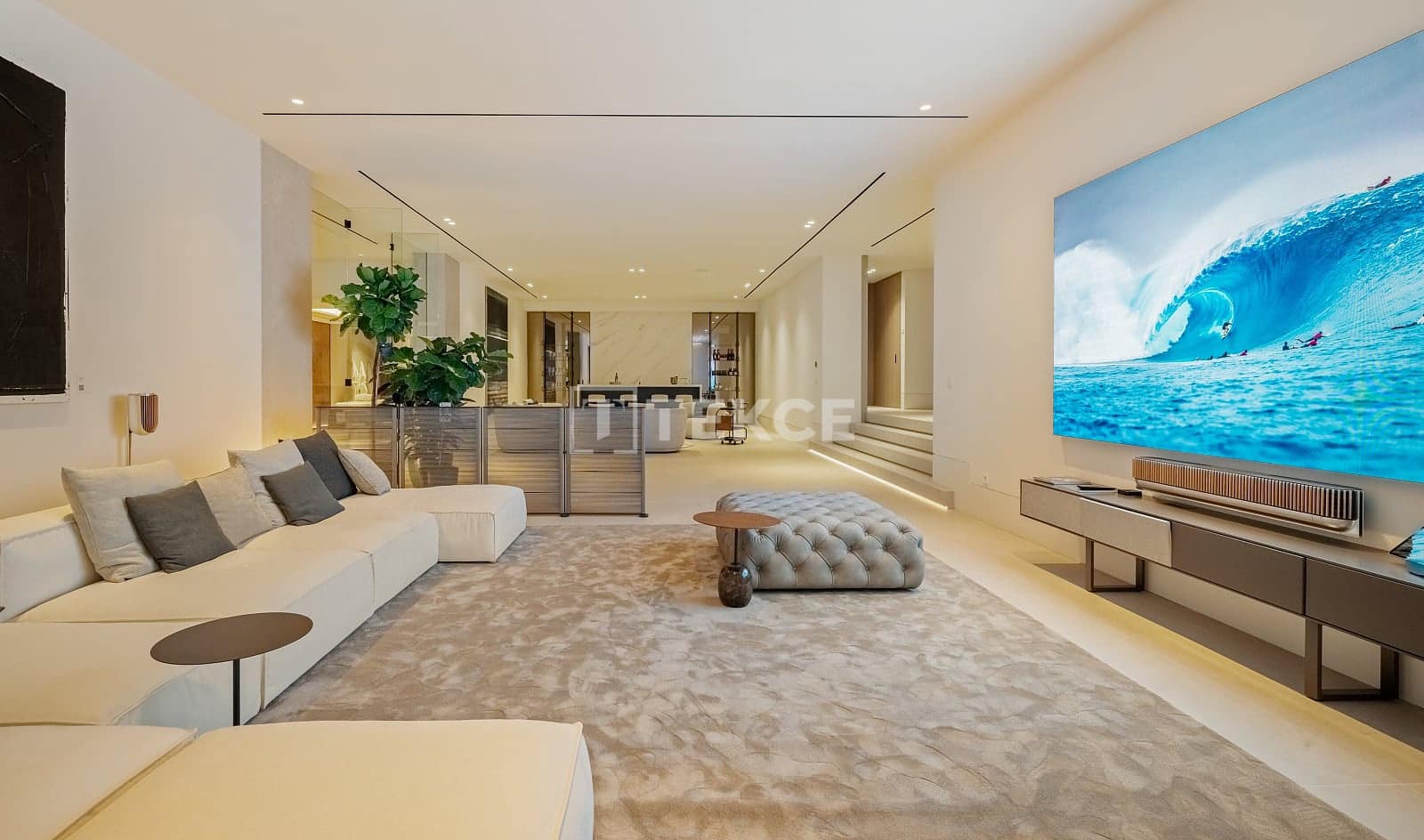 5 bedroom Villa for sale in Benahavis with pool - € 6,495,000 (Ref: 8964937)