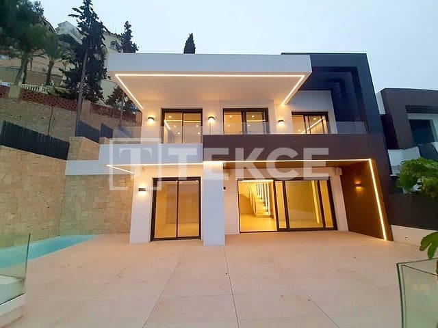 4 sypialnia Mieszkanie na sprzedaż w Benidorm z basenem - 1 650 000 € (Ref: 8964945)