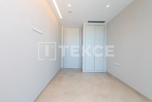 4 sypialnia Mieszkanie na sprzedaż w Benidorm z basenem - 1 650 000 € (Ref: 8964945)
