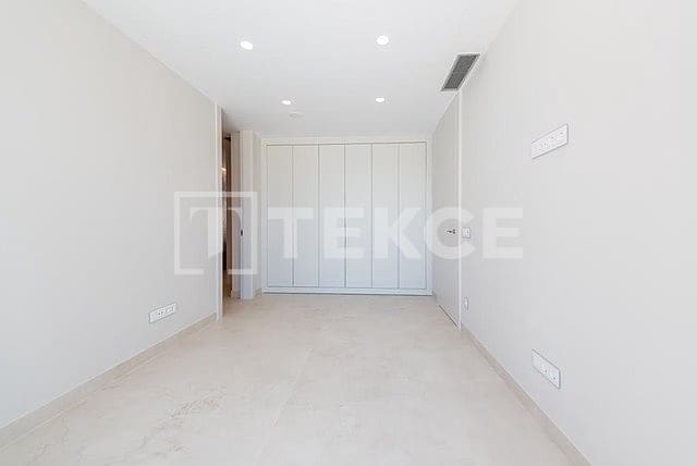 4 sypialnia Mieszkanie na sprzedaż w Benidorm z basenem - 1 650 000 € (Ref: 8964945)