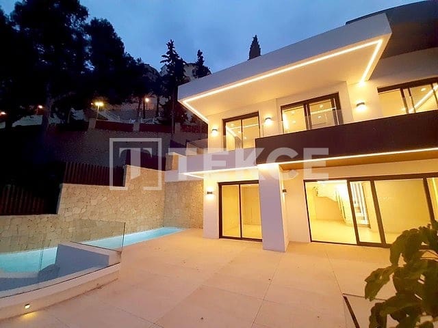 4 sypialnia Mieszkanie na sprzedaż w Playa Poniente, Benidorm z basenem - 1 650 000 € (Ref: 8964945)