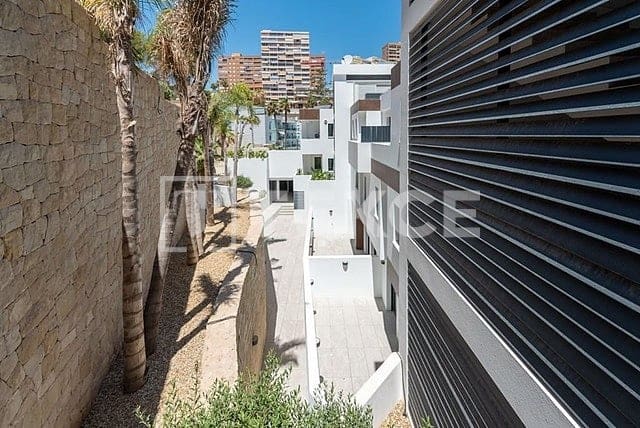 4 sypialnia Mieszkanie na sprzedaż w Benidorm z basenem - 1 650 000 € (Ref: 8964945)