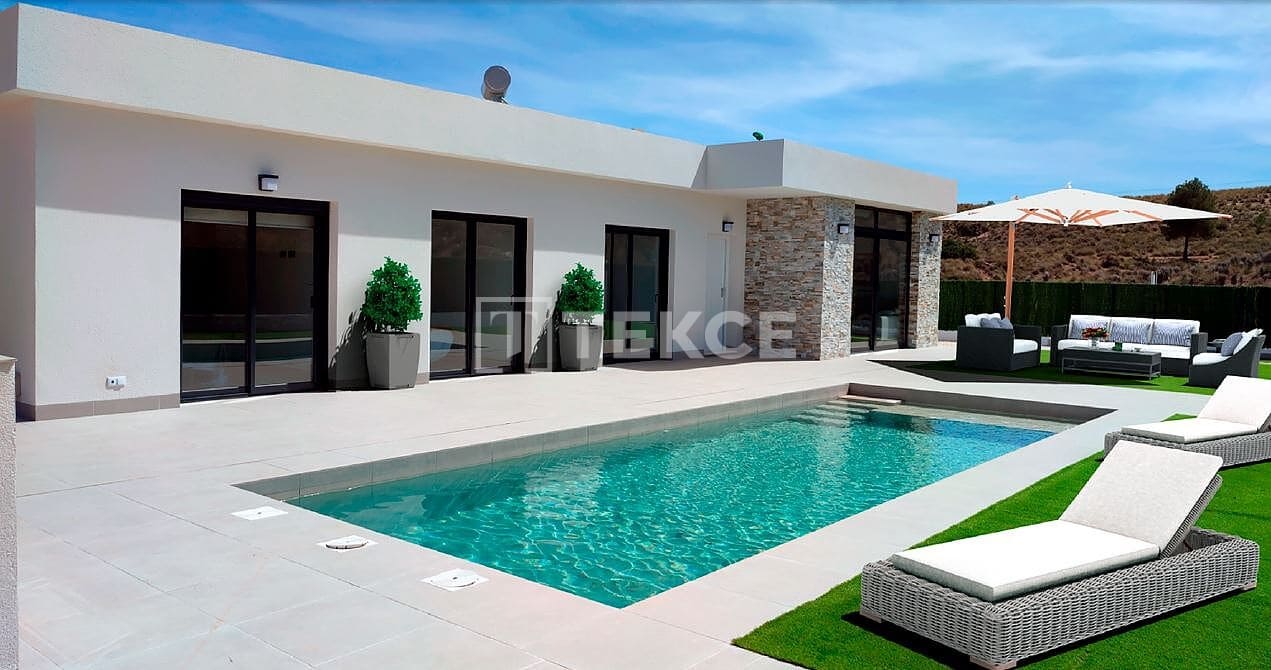 3 soveværelse Villa til salg i Calasparra med swimmingpool - € 361.000 (Ref: 8964949)