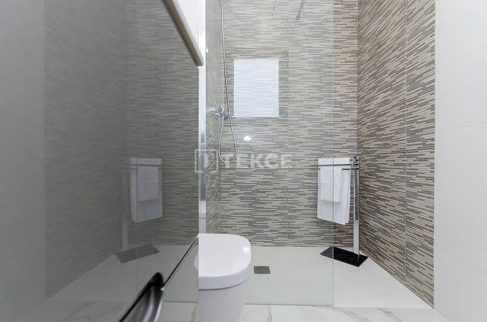 3 bedroom Villa for sale in Torrevieja with pool - € 409,000 (Ref: 8964962)