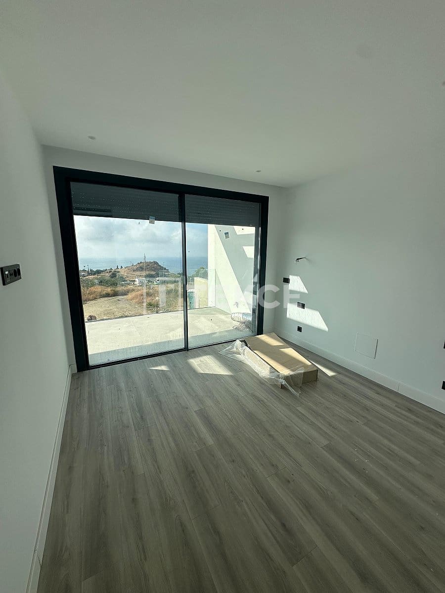 3 sypialnia Willa na sprzedaż w Benalmadena z basenem - 1 575 000 € (Ref: 8964986)