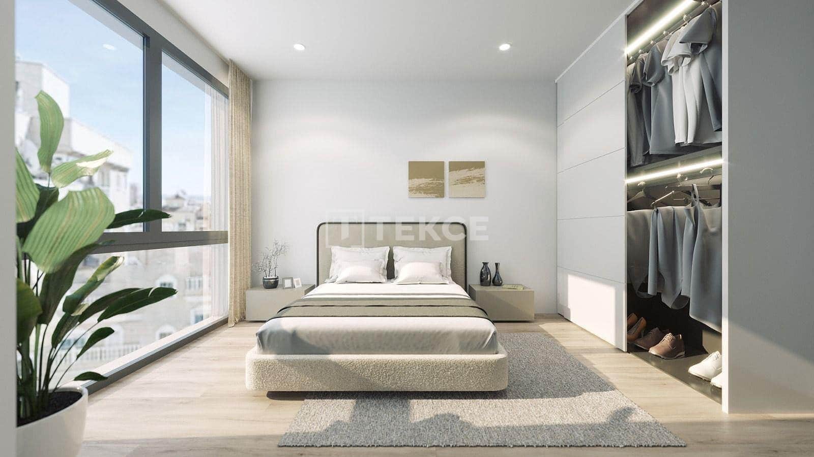 Piso de 3 habitaciones en Torrevieja en venta con piscina - 419.000 € (Ref: 8965002)