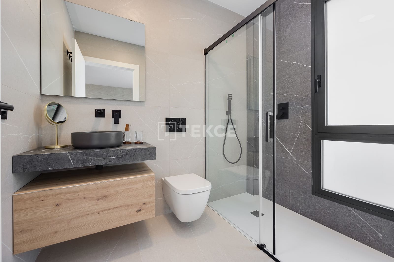 3 bedroom Villa for sale in Torrevieja with pool - € 595,000 (Ref: 8965016)