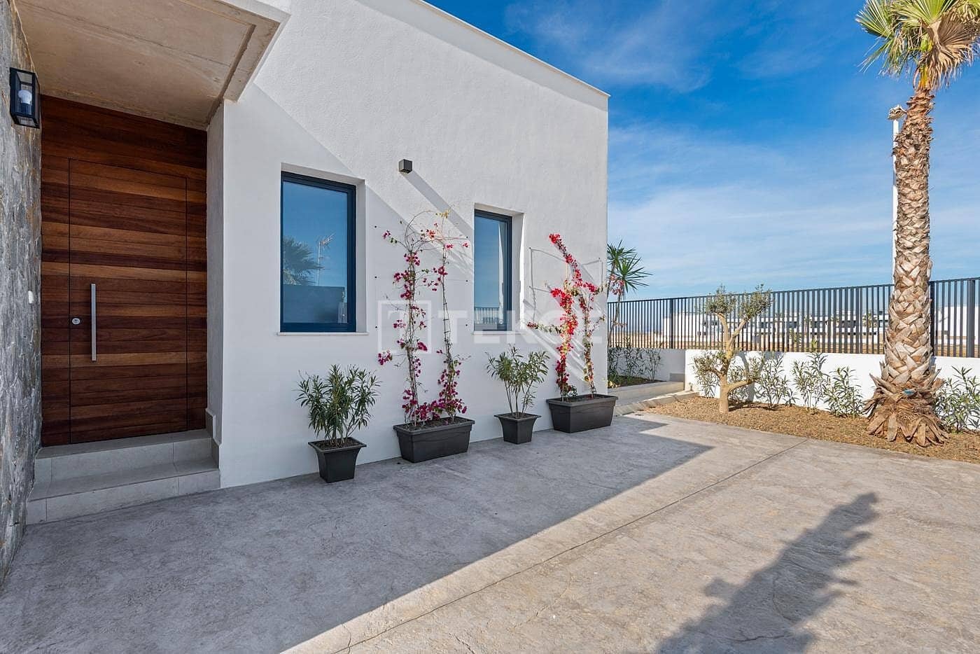 3 soveværelse Villa til salg i Mar de Cristal med swimmingpool - € 549.000 (Ref: 8965045)