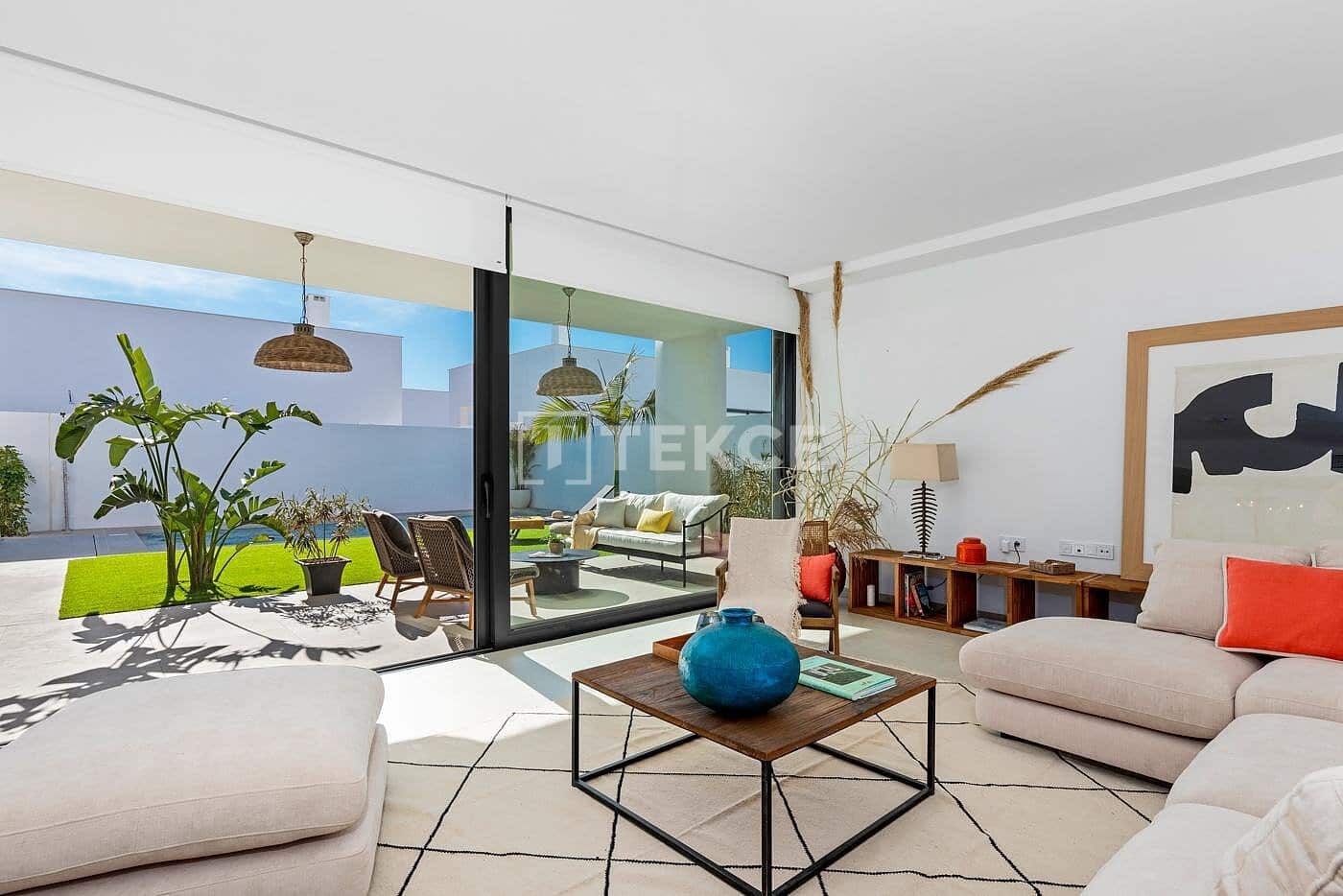 3 soveværelse Villa til salg i Mar de Cristal med swimmingpool - € 549.000 (Ref: 8965045)