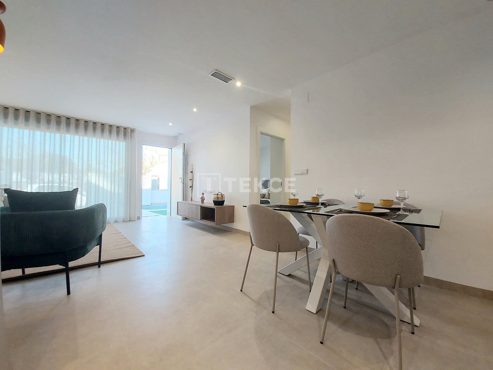 3 sypialnia Willa na sprzedaż w San Pedro del Pinatar z basenem - 450 000 € (Ref: 8965048)