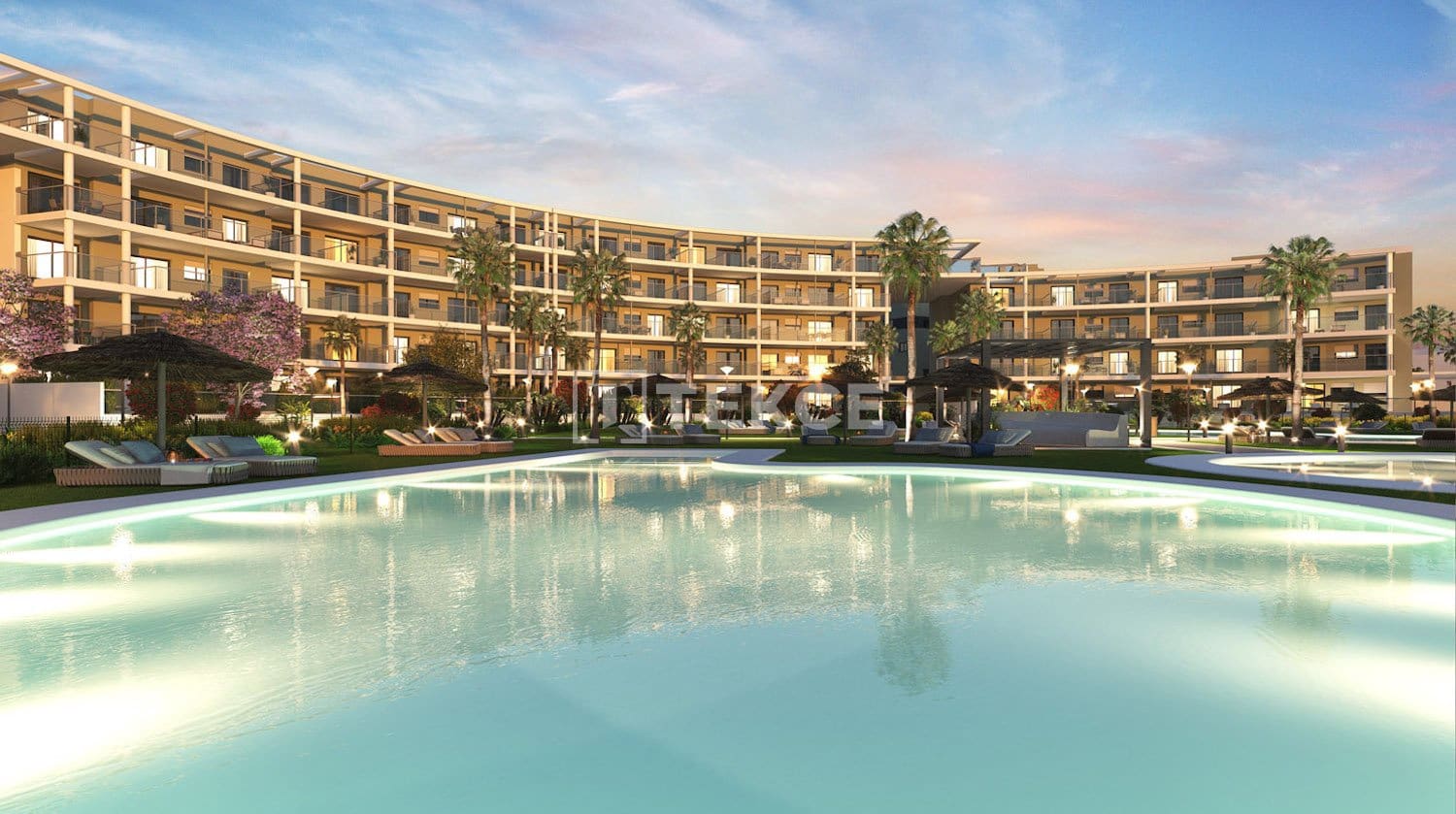 2 bedroom Flat for sale in Manilva with pool - € 434,000 (Ref: 8965080)