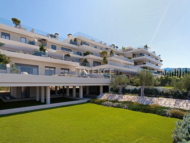 3 bedroom Flat for sale in Centro, Estepona with pool - € 750,000 (Ref: 8965101)