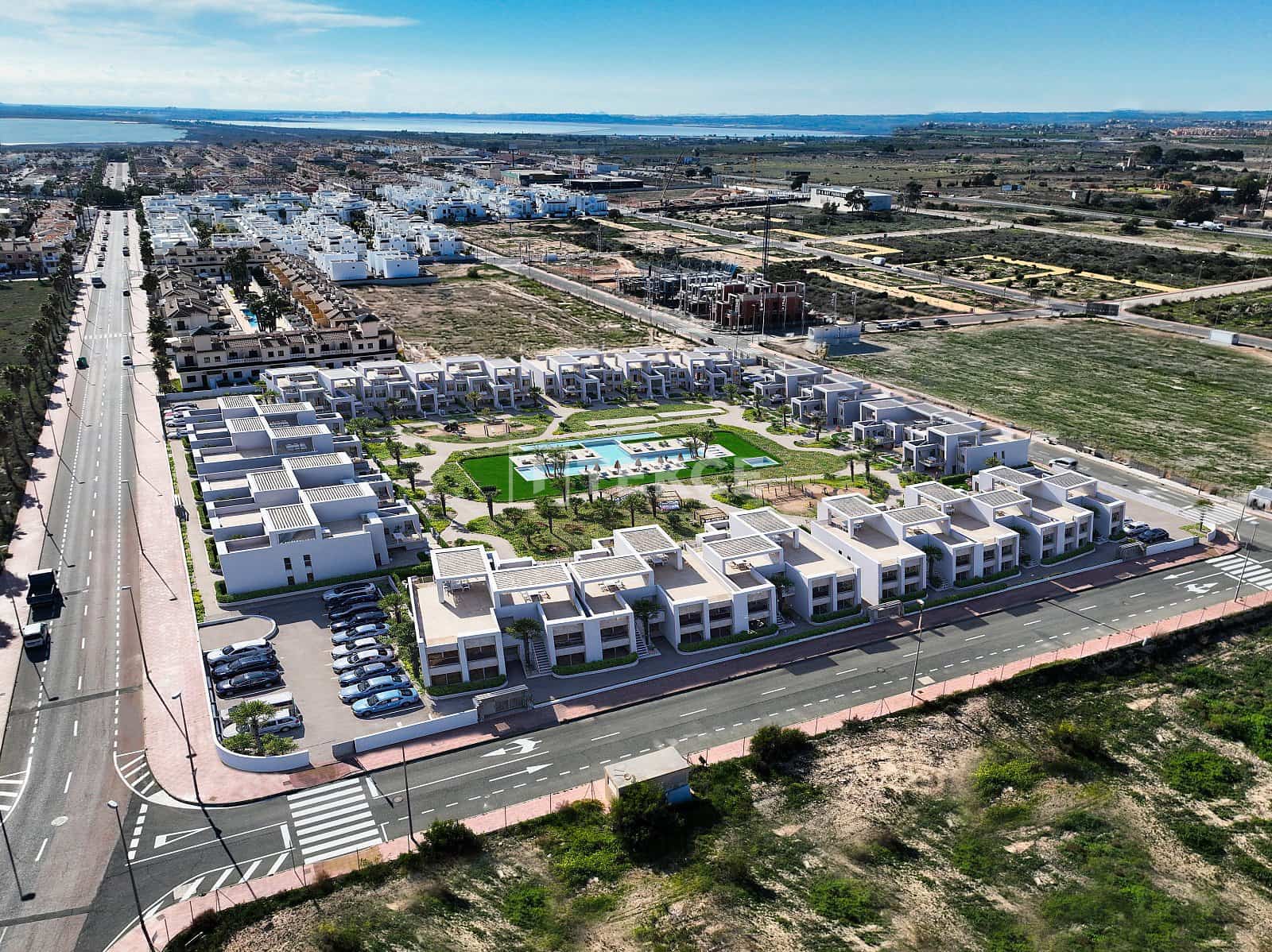 2 bedroom Flat for sale in Ciudad Quesada with pool - € 309,000 (Ref: 8965117)