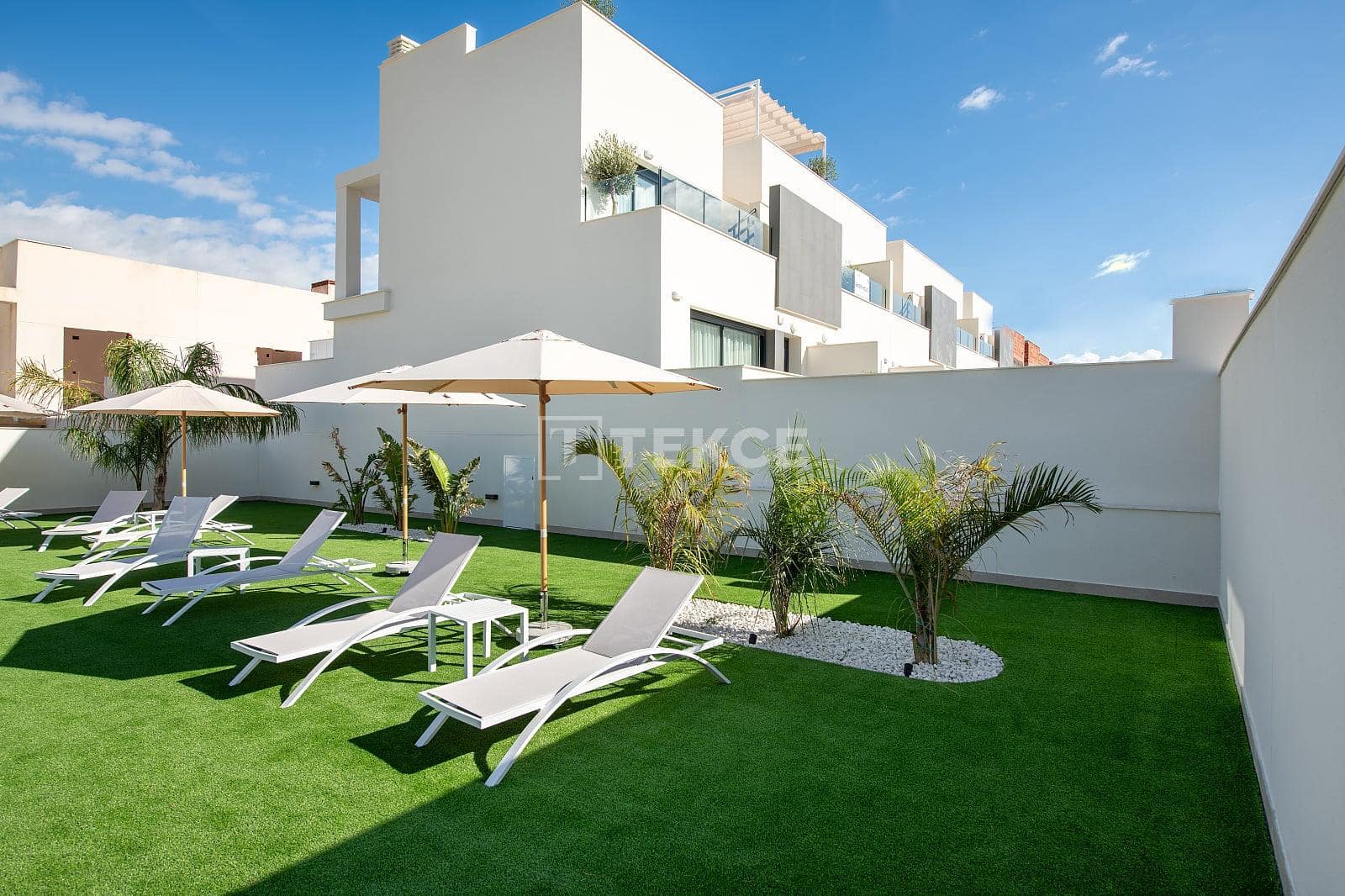 3 slaapkamer Villa te koop in Cox met zwembad - € 240.000 (Ref: 8965178)