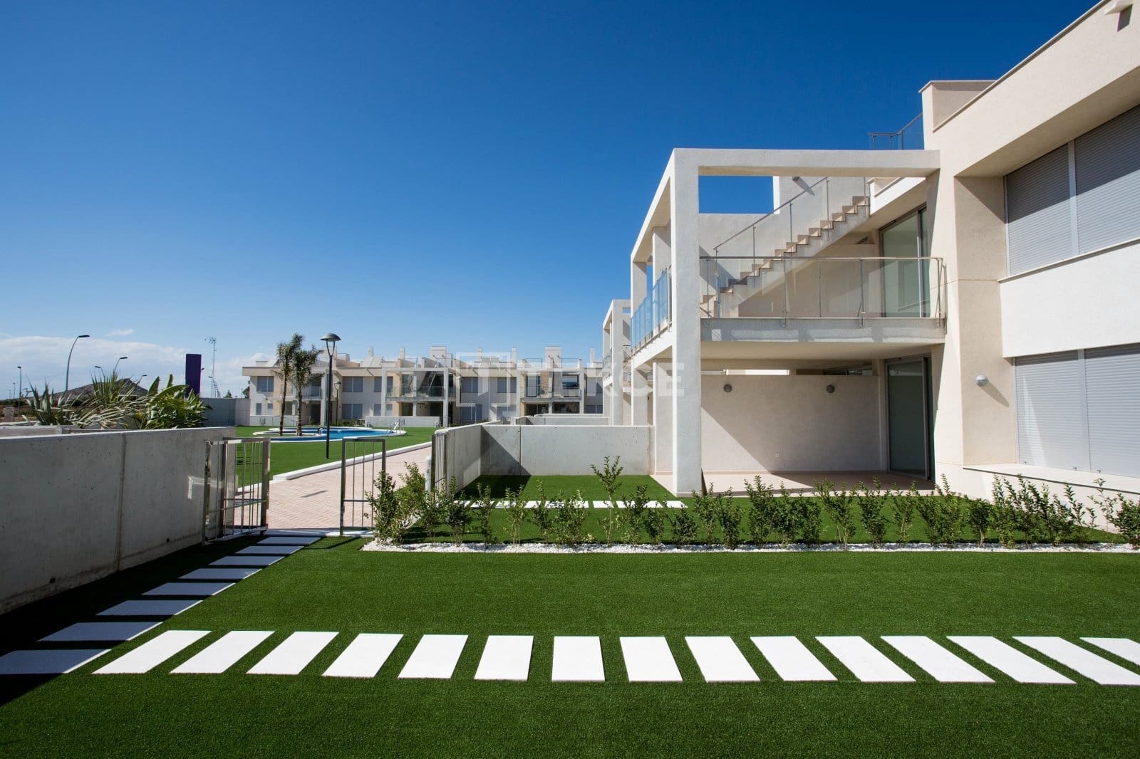 3 soveværelse Lejlighed til salg i Estrella de Mar med swimmingpool - € 239.000 (Ref: 8965179)