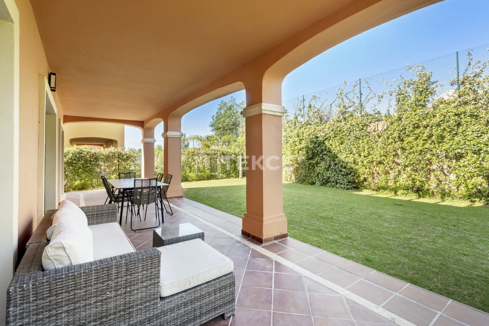 3 slaapkamer Villa te koop in Estepona met zwembad - € 757.000 (Ref: 8965253)