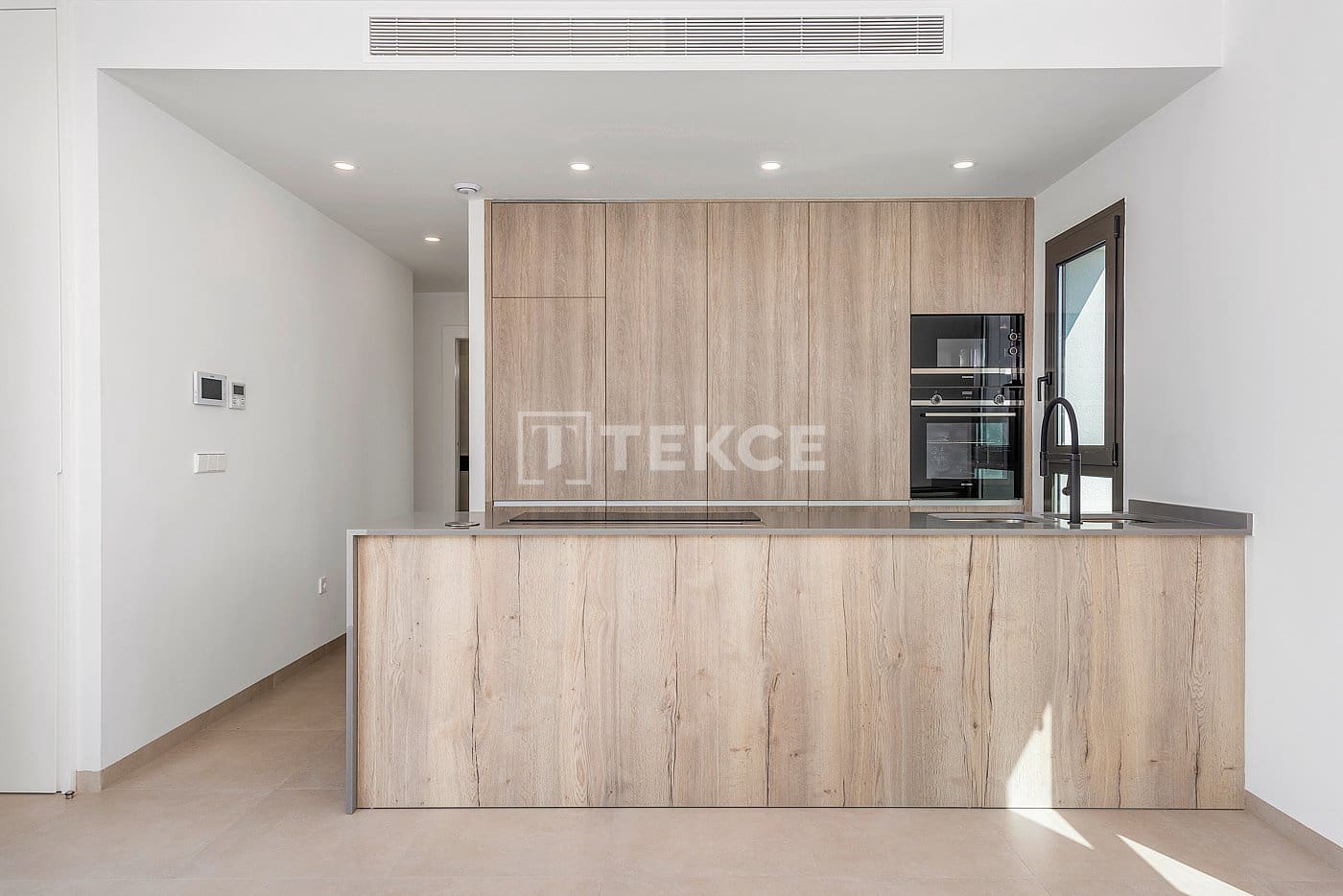 3 sypialnia Willa na sprzedaż w Los Alcazares z basenem - 490 000 € (Ref: 8965256)