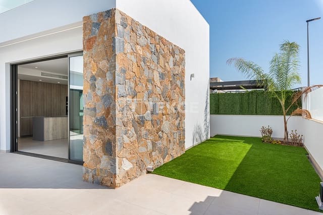 3 sypialnia Willa na sprzedaż w Centro, Los Alcázares z basenem - 490 000 € (Ref: 8965256)