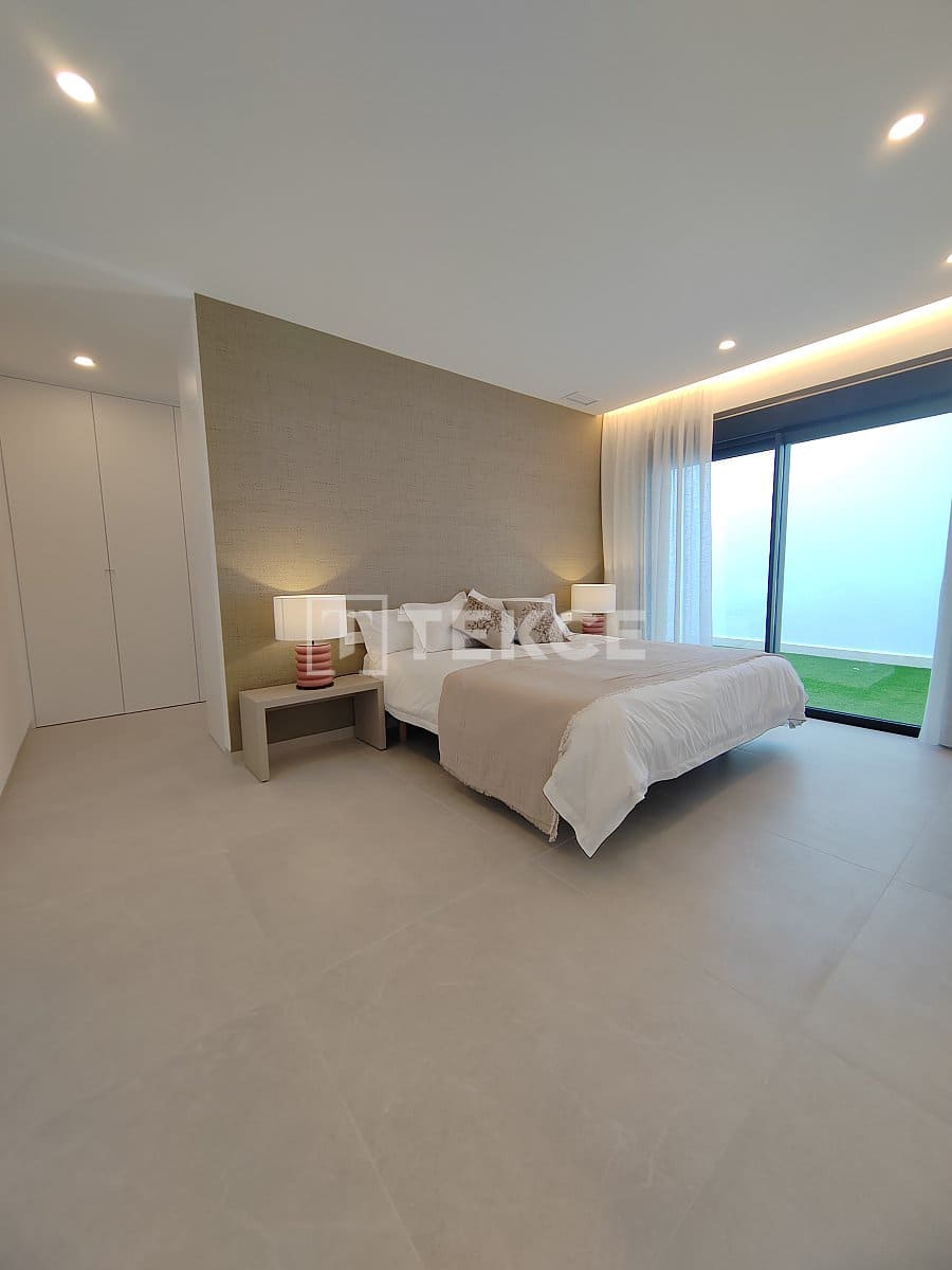 3 bedroom Villa for sale in Rojales with pool - € 575,000 (Ref: 8965261)