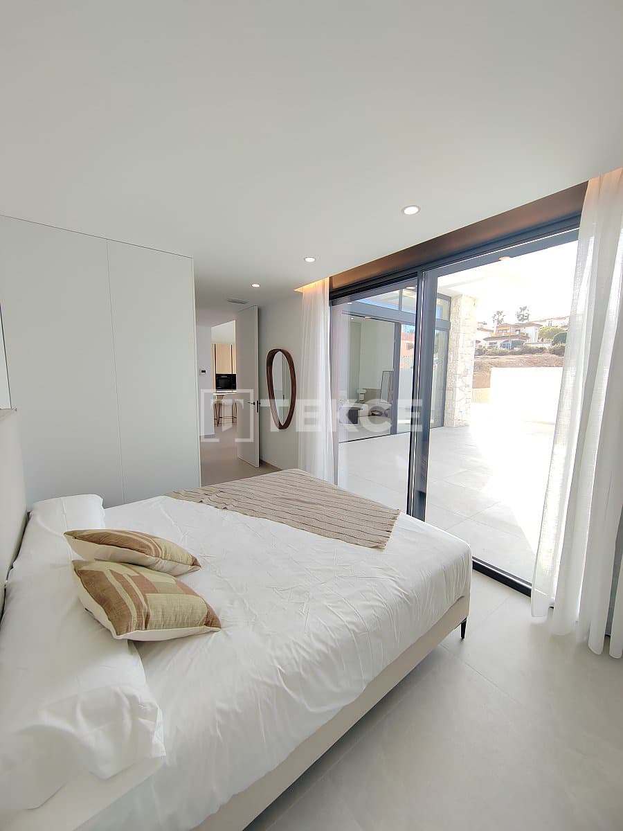 3 bedroom Villa for sale in Rojales with pool - € 575,000 (Ref: 8965261)