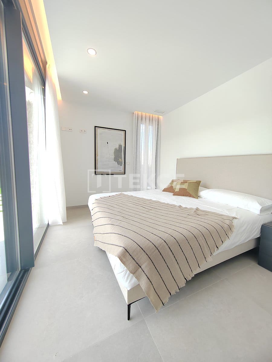 3 bedroom Villa for sale in Rojales with pool - € 575,000 (Ref: 8965261)