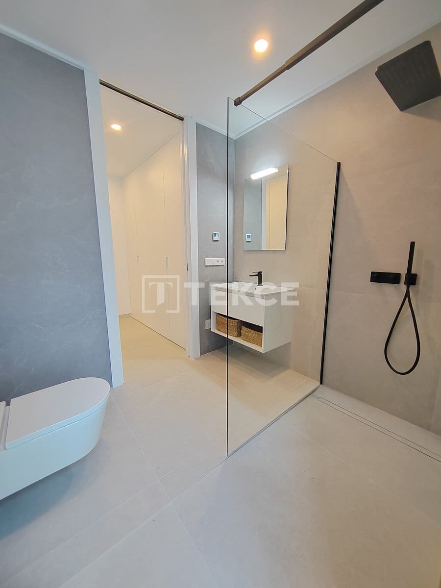 3 bedroom Villa for sale in Rojales with pool - € 575,000 (Ref: 8965261)