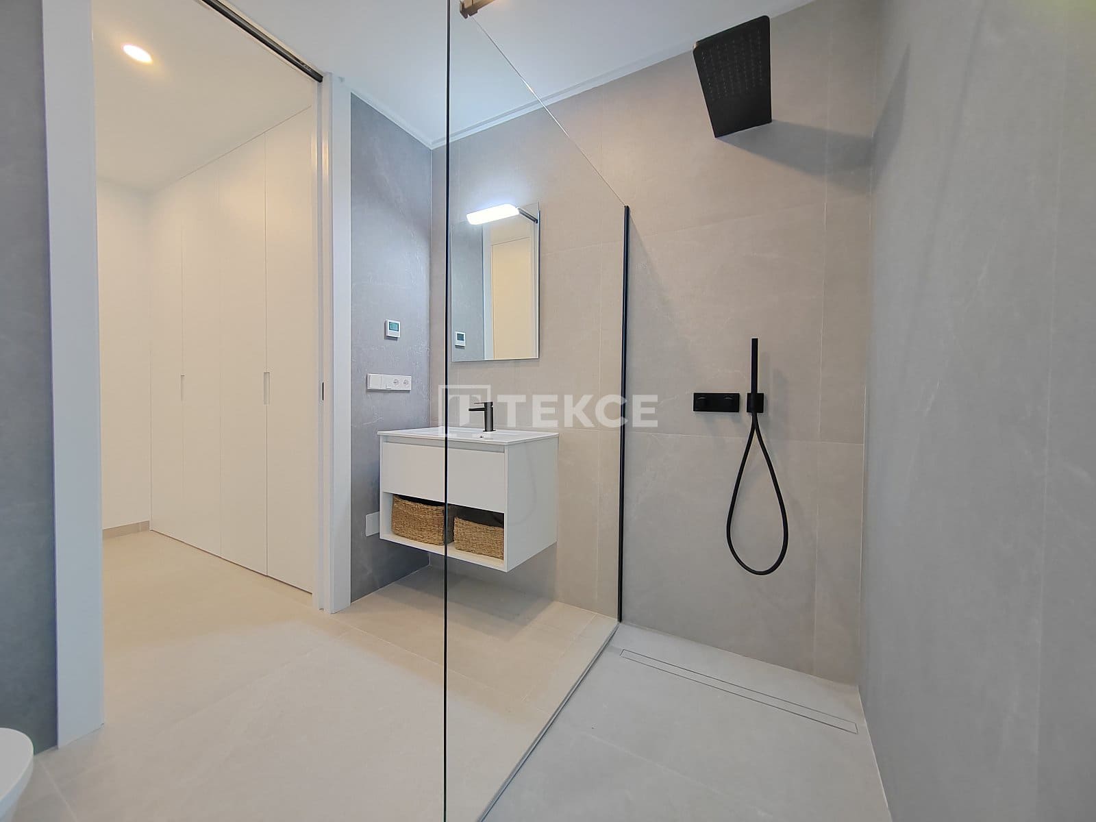 3 bedroom Villa for sale in Rojales with pool - € 575,000 (Ref: 8965261)