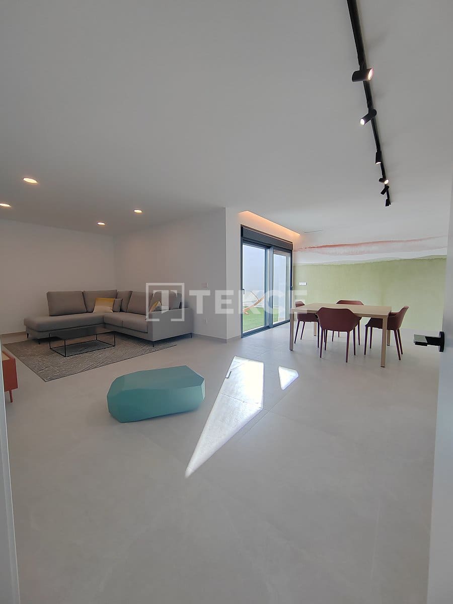 3 bedroom Villa for sale in Rojales with pool - € 575,000 (Ref: 8965261)