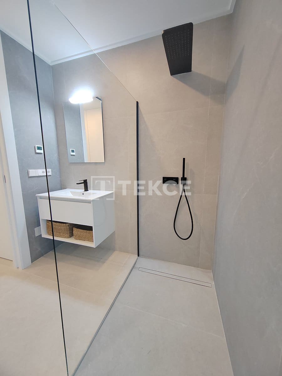 3 bedroom Villa for sale in Rojales with pool - € 575,000 (Ref: 8965261)