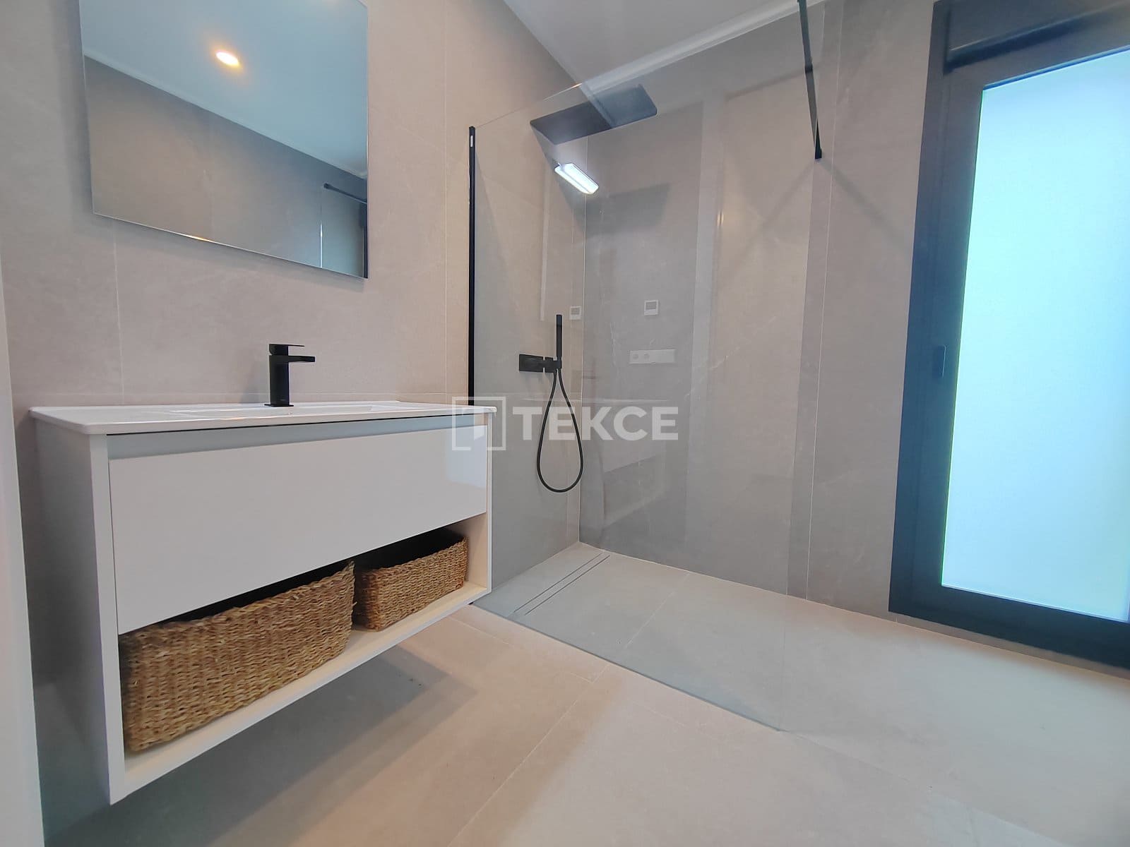 3 bedroom Villa for sale in Rojales with pool - € 575,000 (Ref: 8965261)