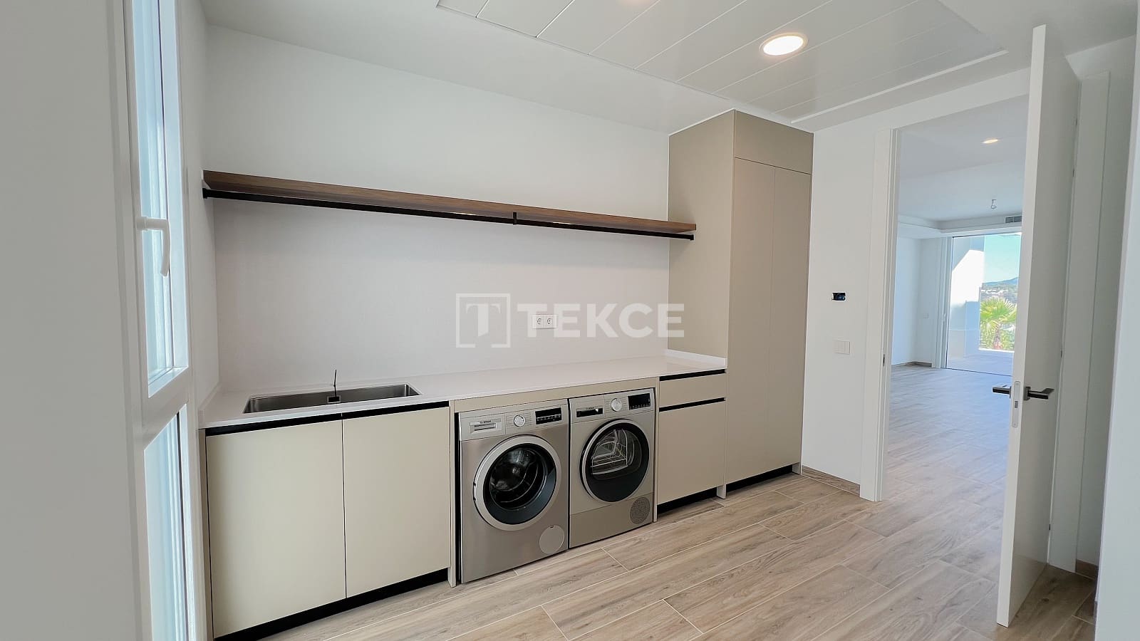 4 makuuhuone Huvila myytävänä paikassa Benissa mukana uima-altaan - 2 260 000 € (Ref: 8965278)