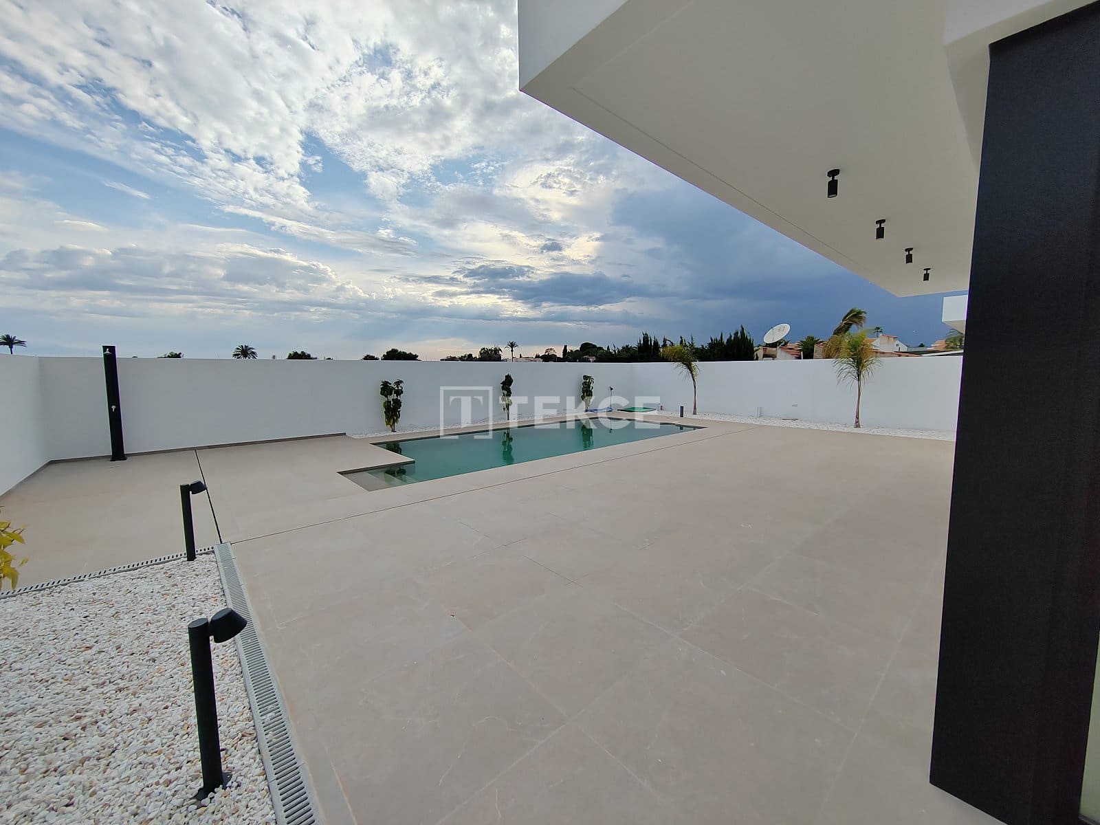 4 sovrum Villa till salu i Playa de San Juan med pool - 950 000 € (Ref: 8965280)