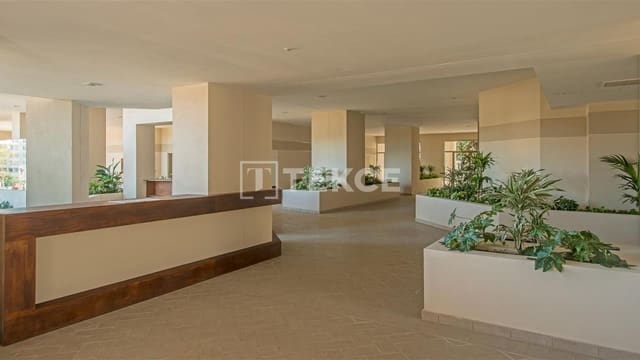 4 Zimmer Wohnung zu verkaufen in Nueva Andalucia, Marbella mit Pool - 495.000 € (Ref: 8965297)