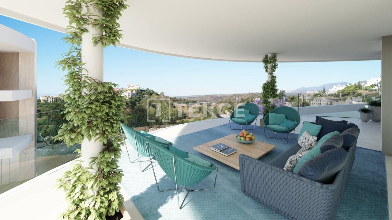 2 bedroom Flat for sale in Benahavis with pool - € 1,200,000 (Ref: 8965352)