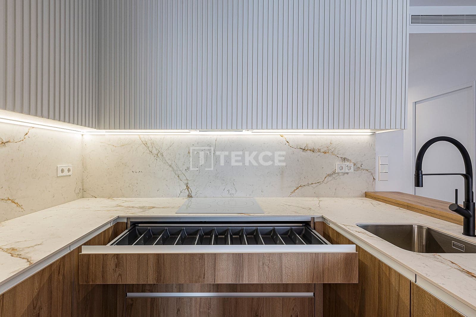 2 bedroom Flat for sale in San Pedro del Pinatar with pool - € 300,000 (Ref: 8965361)