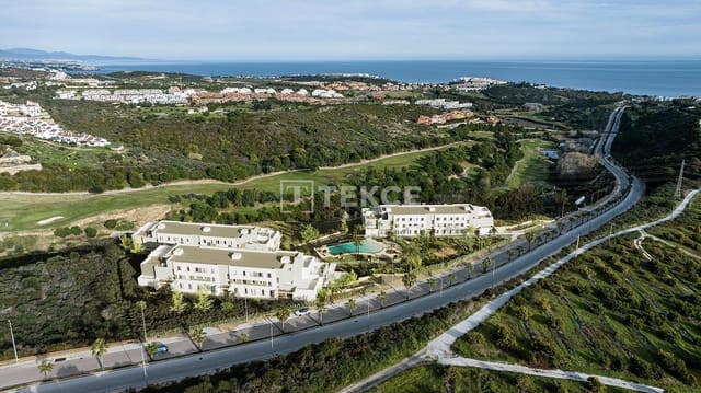 2 bedroom Flat for sale in Casares with pool - € 396,000 (Ref: 8965369)
