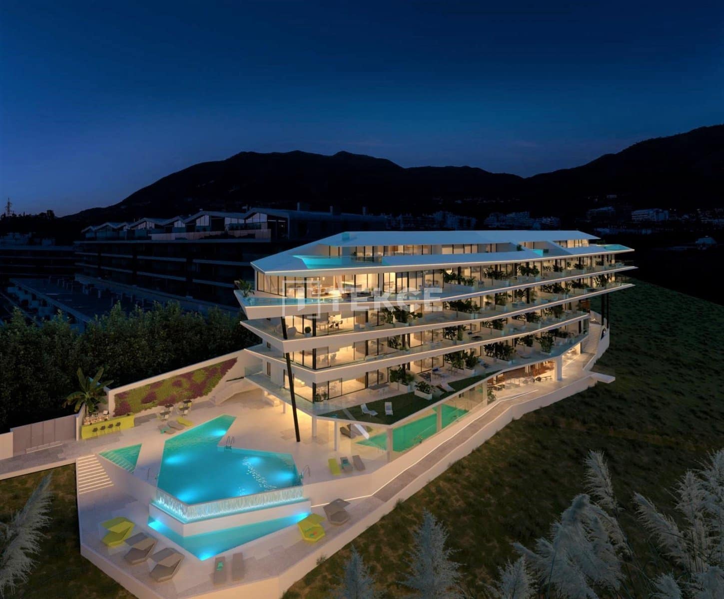 3 slaapkamer Flat te koop in Fuengirola met zwembad - € 990.000 (Ref: 8965373)