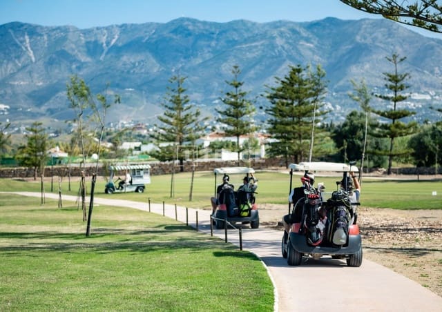 4 Zimmer Wohnung zu verkaufen in El Higuerón, Fuengirola mit Pool - 2.425.000 € (Ref: 8965376)