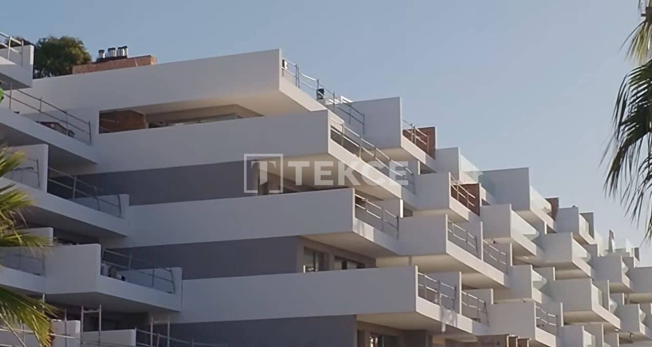 3 sypialnia Mieszkanie na sprzedaż w La Duquesa / Puerto de la Duquesa z basenem - 398 000 € (Ref: 8965397)