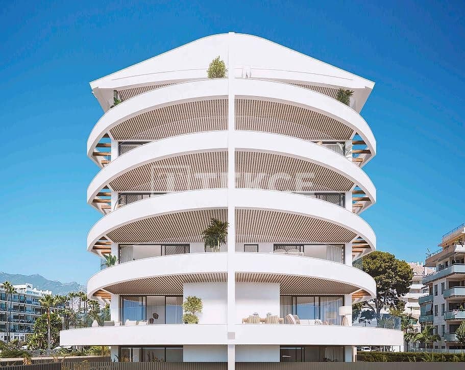 2 slaapkamer Flat te koop in Benalmadena Costa met zwembad - € 1.040.000 (Ref: 8965403)