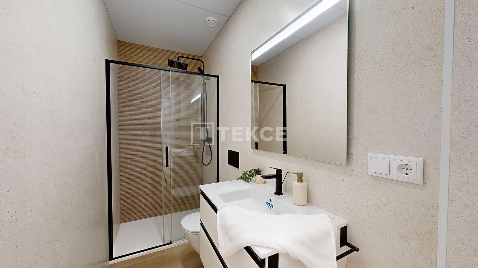 Piso de 3 habitaciones en Guardamar del Segura en venta con piscina - 350.000 € (Ref: 8965434)