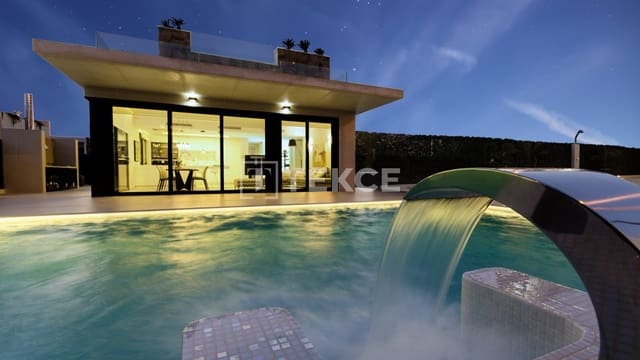 4 Zimmer Villa zu verkaufen in Dehesa de Campoamor, Orihuela mit Pool - 1.110.000 € (Ref: 8965457)