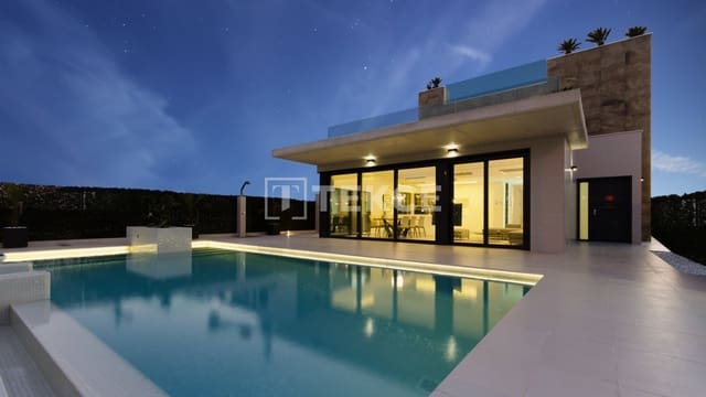 4 Zimmer Villa zu verkaufen in Dehesa de Campoamor, Orihuela mit Pool - 1.110.000 € (Ref: 8965457)