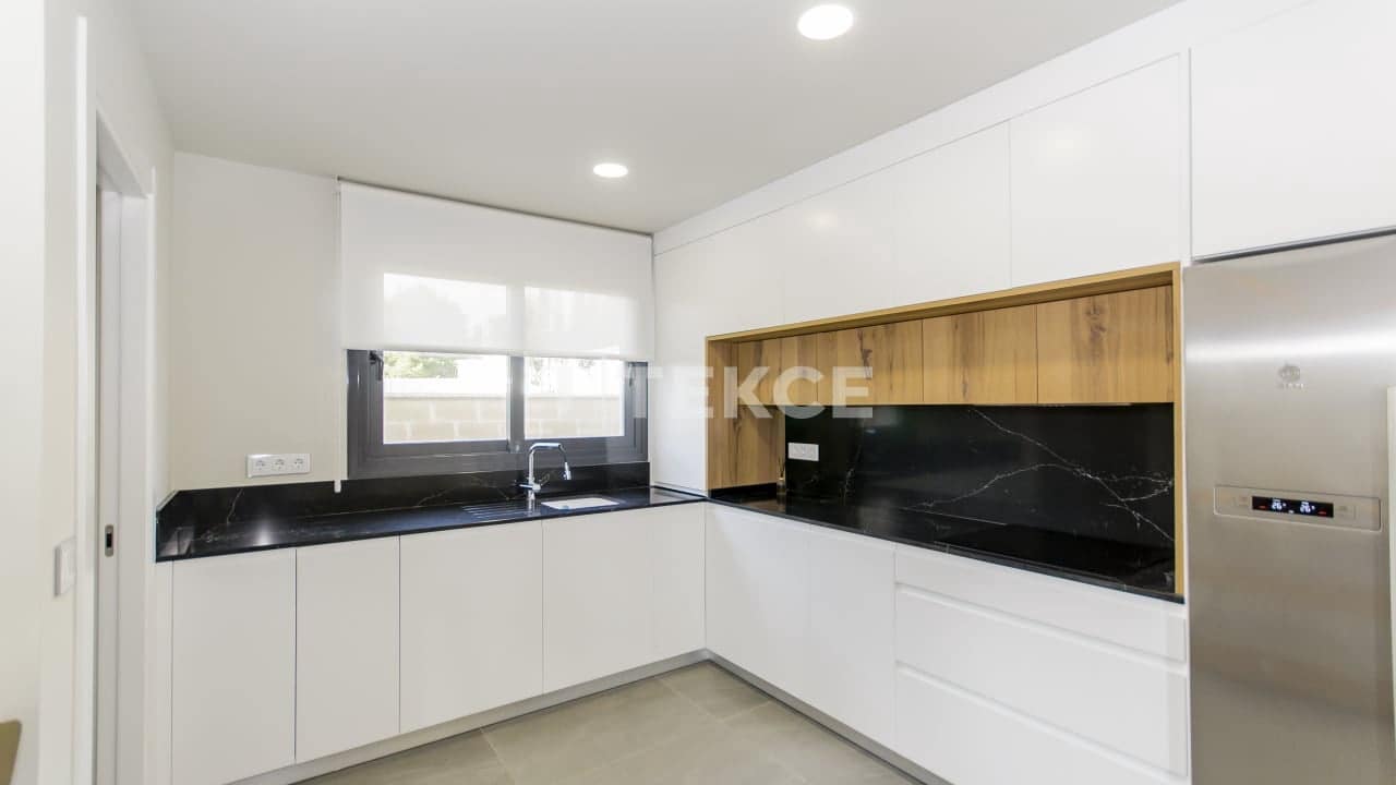 3 sypialnia Willa na sprzedaż w San Miguel de Salinas z basenem - 630 000 € (Ref: 8965458)